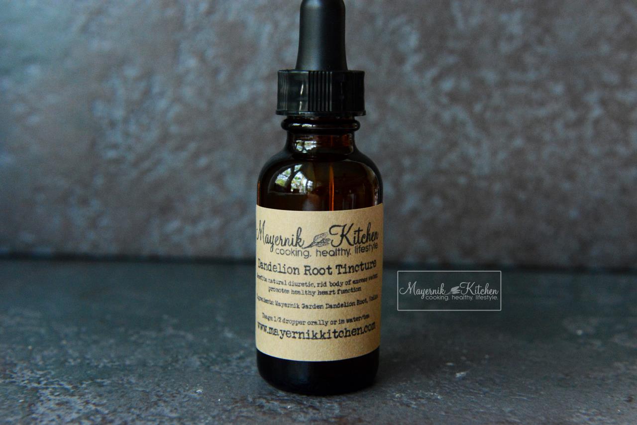 Homemade Dandelion Root Tincture - Mayernik Kitchen #mayernikkitchen